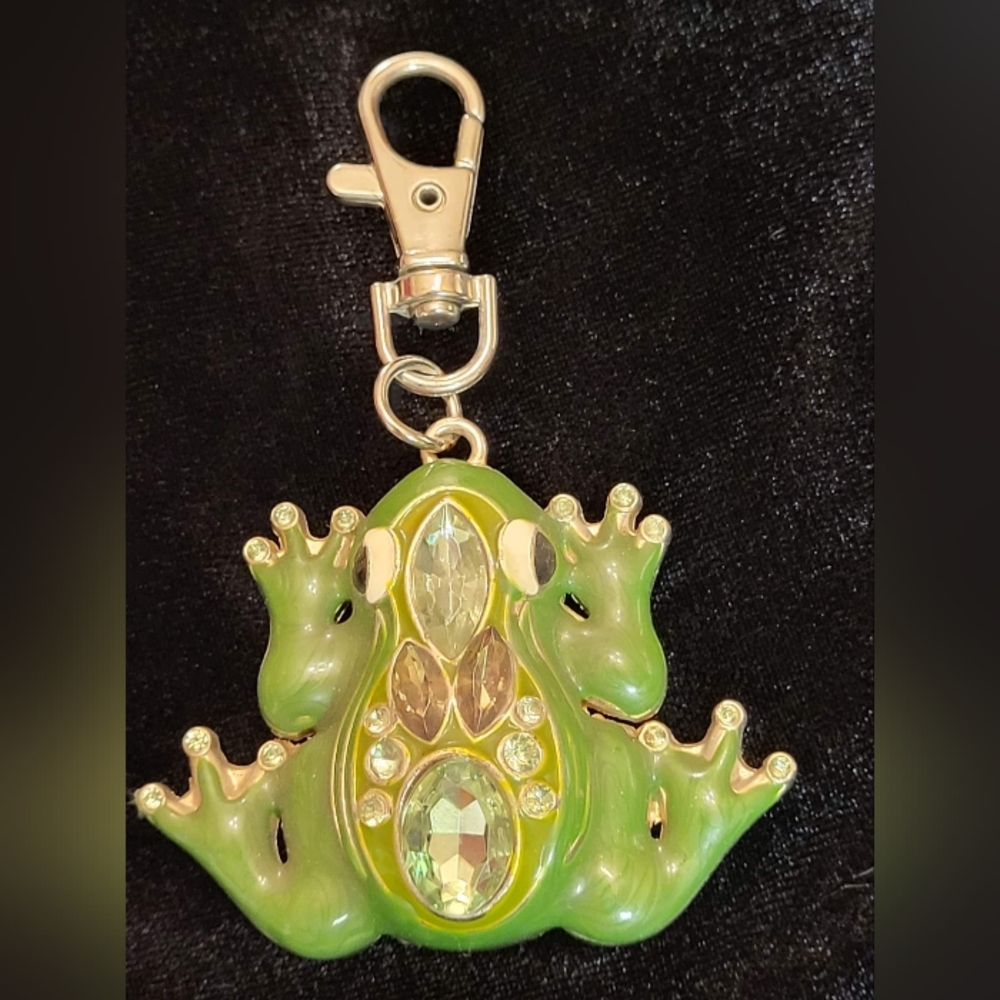 VINTAGE SWAROVSKI CRYSTAL JADE COLORED FROG KEYCHAIN